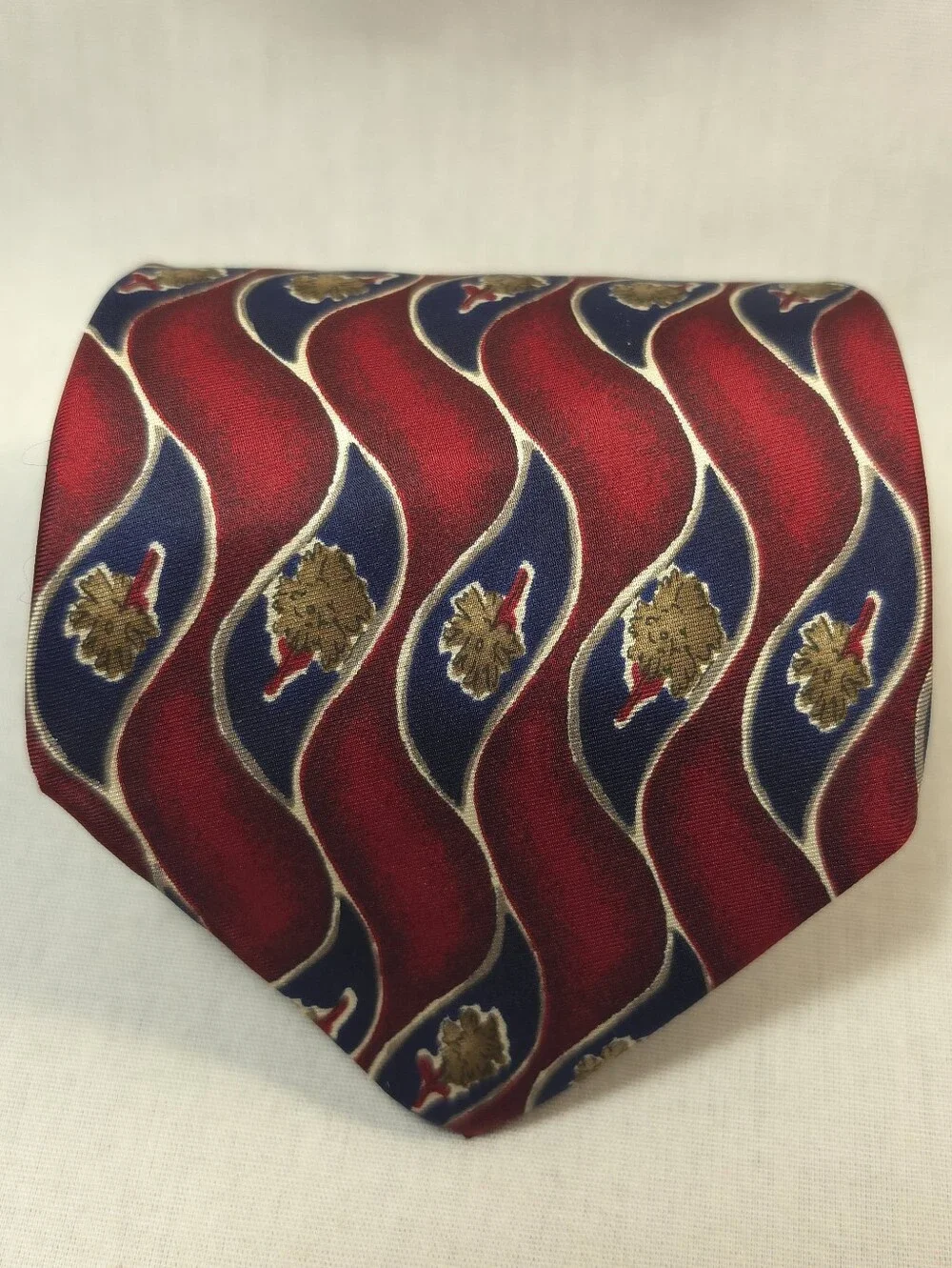 Van Heusen Red and Navy Wavy Pattern Silk Tie with Gold Accents